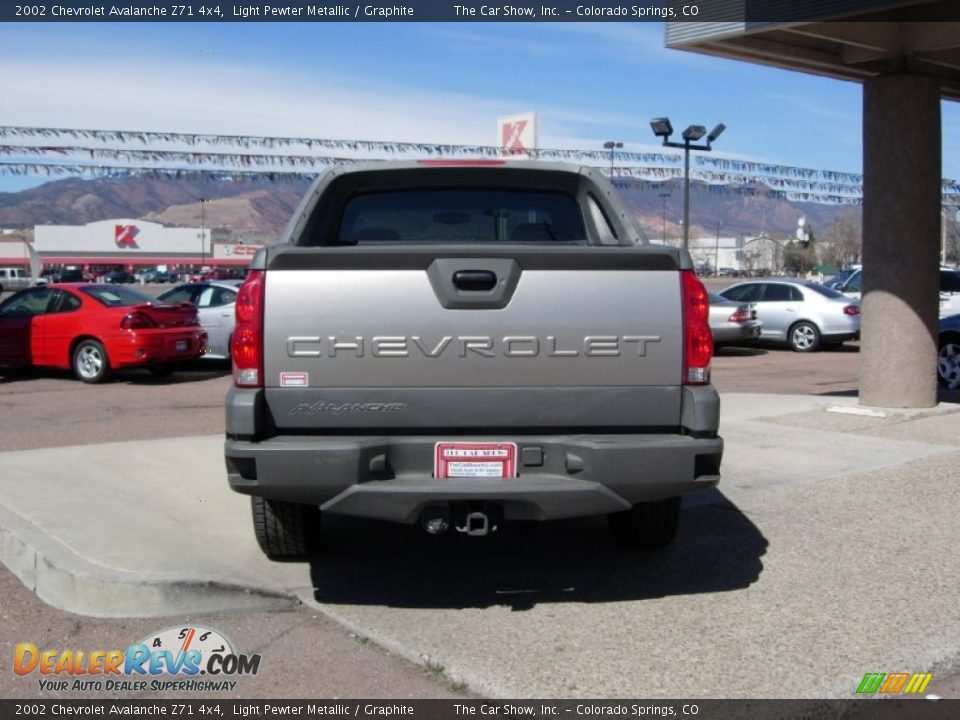 2002 Chevrolet Avalanche Z71 4x4 Light Pewter Metallic / Graphite Photo #10