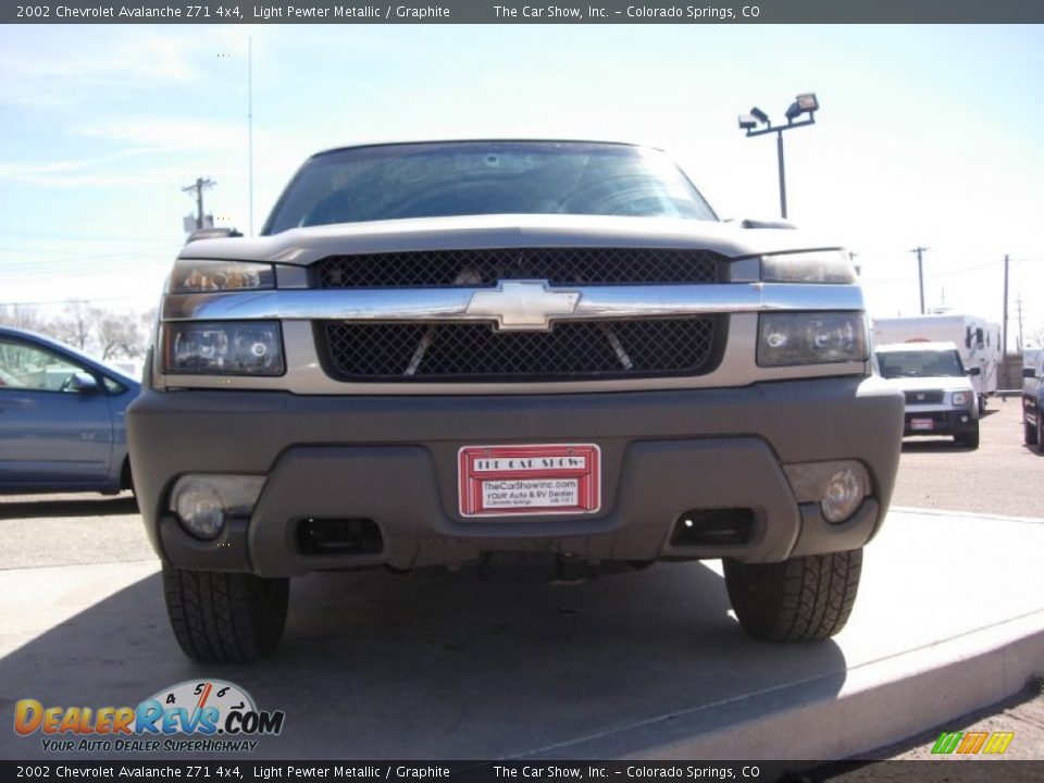 2002 Chevrolet Avalanche Z71 4x4 Light Pewter Metallic / Graphite Photo #15