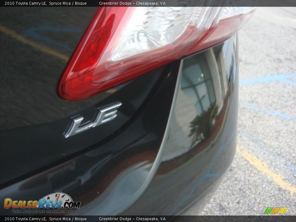 2010 Toyota Camry LE Spruce Mica / Bisque Photo #26
