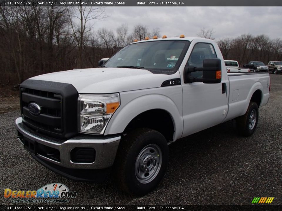 Front 3/4 View of 2013 Ford F250 Super Duty XL Regular Cab 4x4 Photo #4