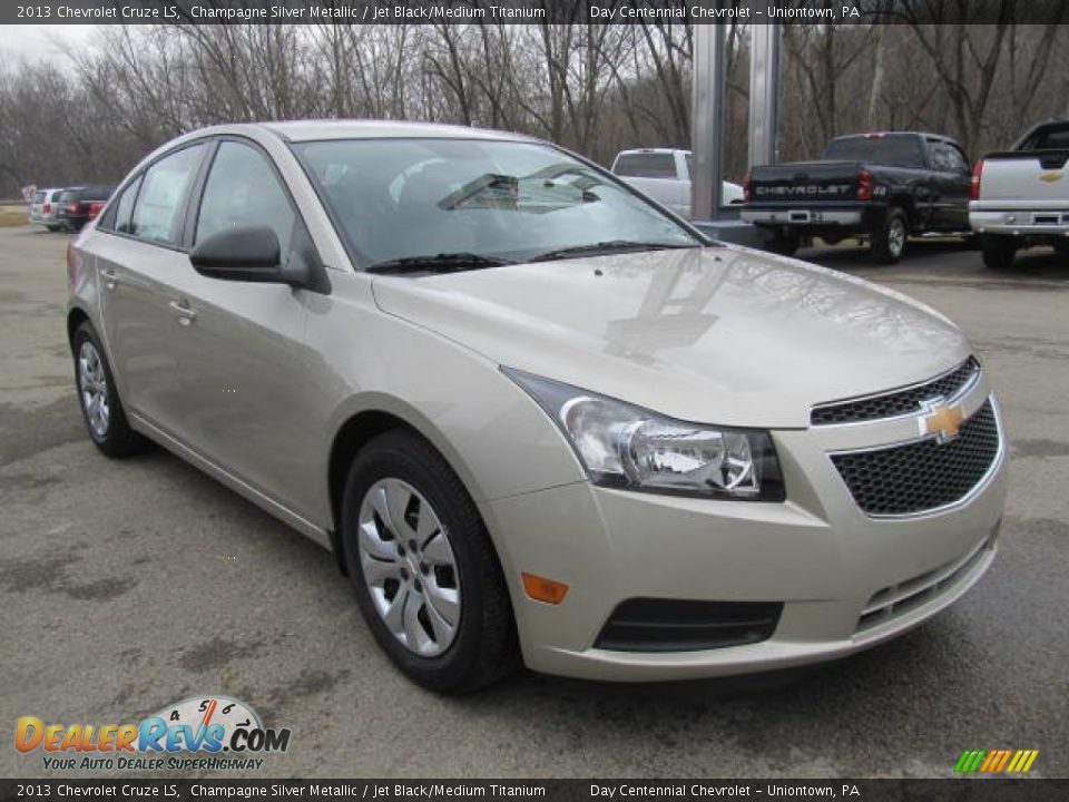 2013 Chevrolet Cruze LS Champagne Silver Metallic / Jet Black/Medium Titanium Photo #10