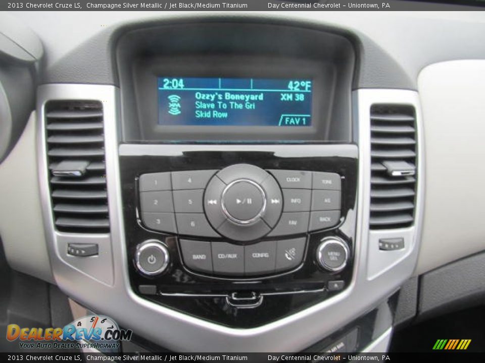2013 Chevrolet Cruze LS Champagne Silver Metallic / Jet Black/Medium Titanium Photo #16