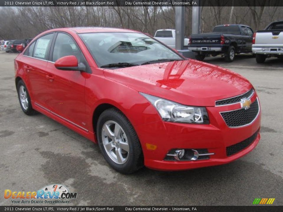 Front 3/4 View of 2013 Chevrolet Cruze LT/RS Photo #10