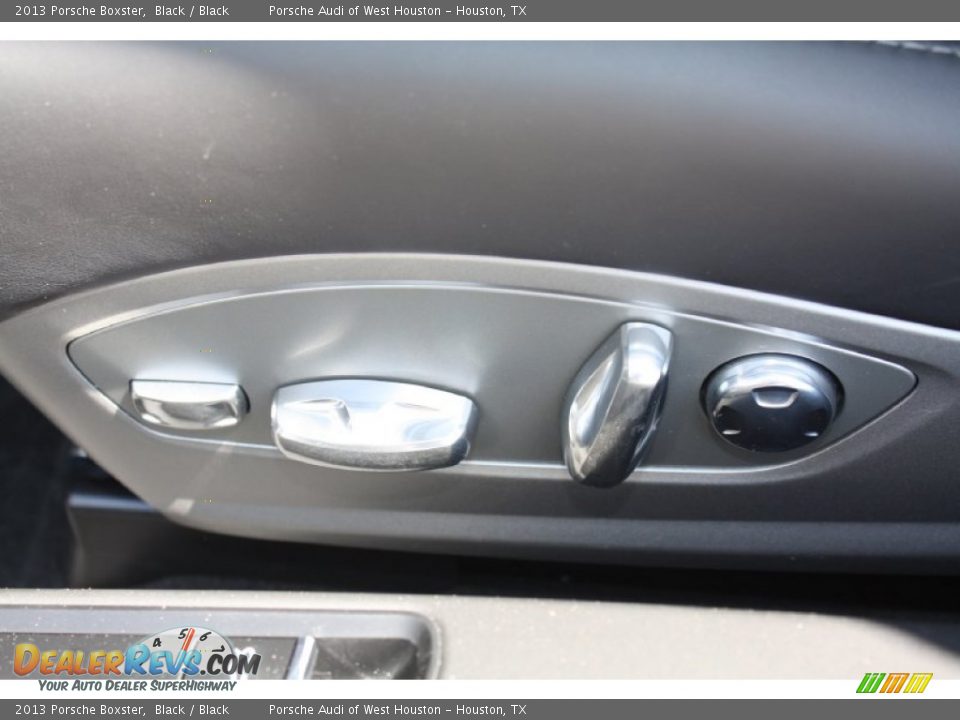 Controls of 2013 Porsche Boxster  Photo #17