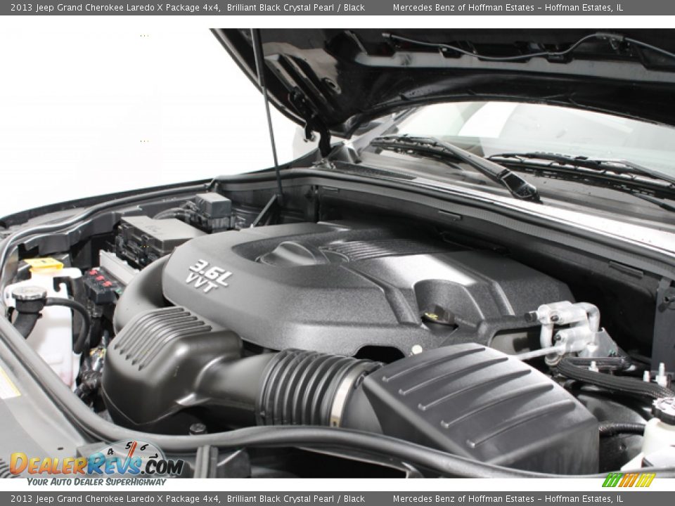 2013 Jeep Grand Cherokee Laredo X Package 4x4 Brilliant Black Crystal Pearl / Black Photo #24