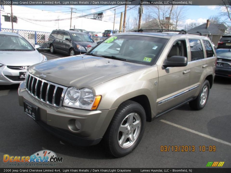 2006 Jeep Grand Cherokee Limited 4x4 Light Khaki Metallic / Dark Khaki/Light Graystone Photo #2