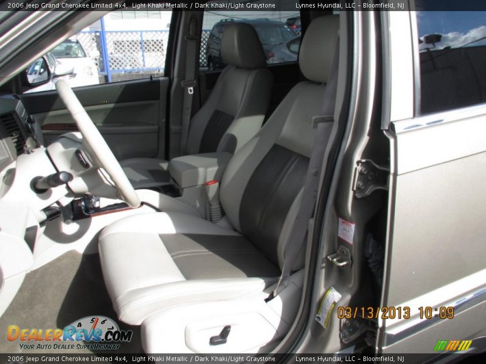 2006 Jeep Grand Cherokee Limited 4x4 Light Khaki Metallic / Dark Khaki/Light Graystone Photo #5