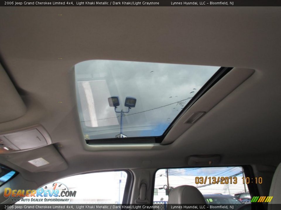 2006 Jeep Grand Cherokee Limited 4x4 Light Khaki Metallic / Dark Khaki/Light Graystone Photo #9