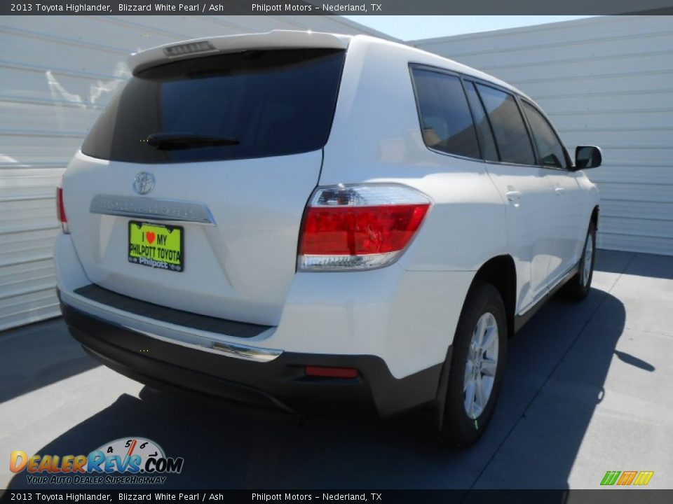 2013 Toyota Highlander Blizzard White Pearl / Ash Photo #4