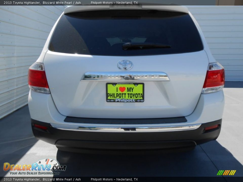 2013 Toyota Highlander Blizzard White Pearl / Ash Photo #5