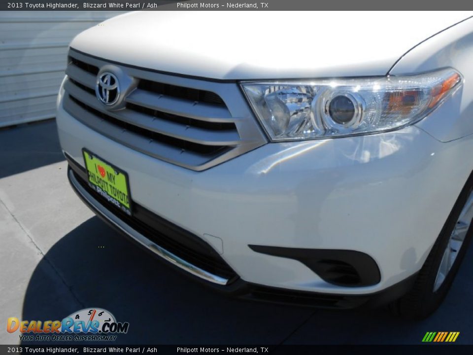 2013 Toyota Highlander Blizzard White Pearl / Ash Photo #10
