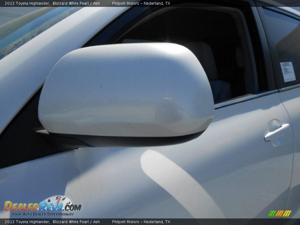 2013 Toyota Highlander Blizzard White Pearl / Ash Photo #12
