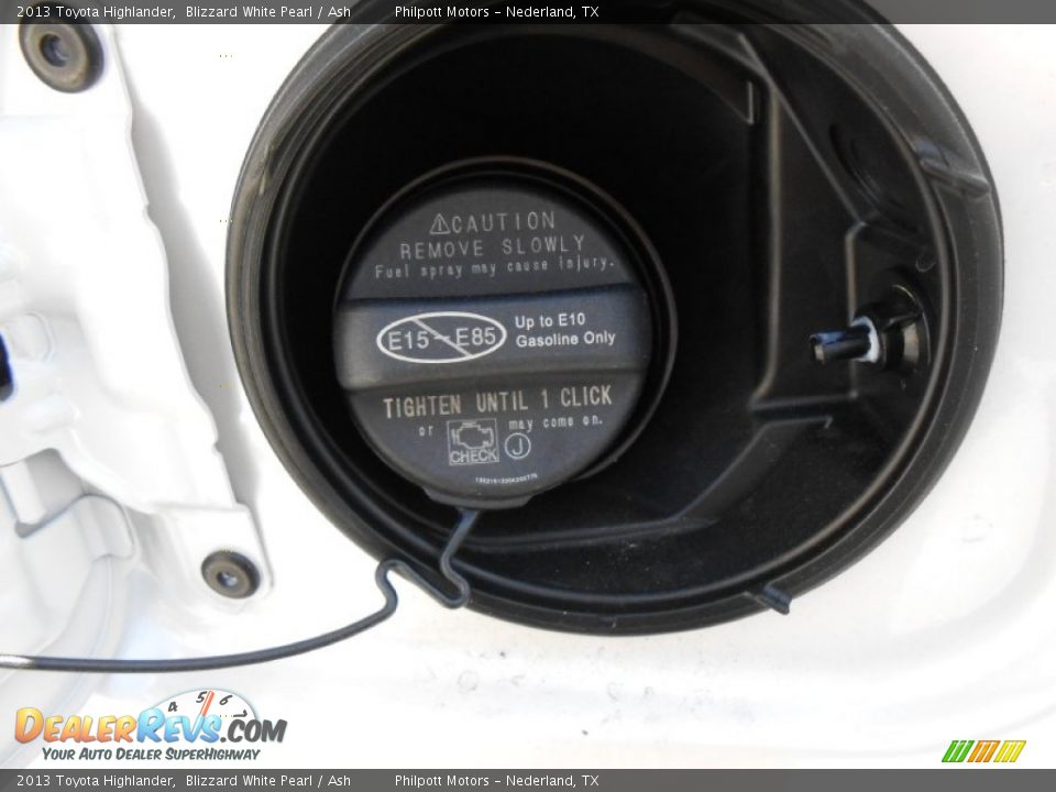 2013 Toyota Highlander Blizzard White Pearl / Ash Photo #13