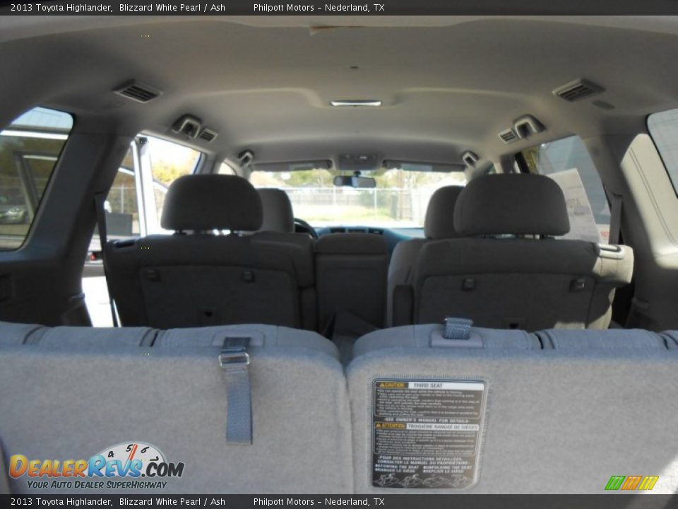 2013 Toyota Highlander Blizzard White Pearl / Ash Photo #17