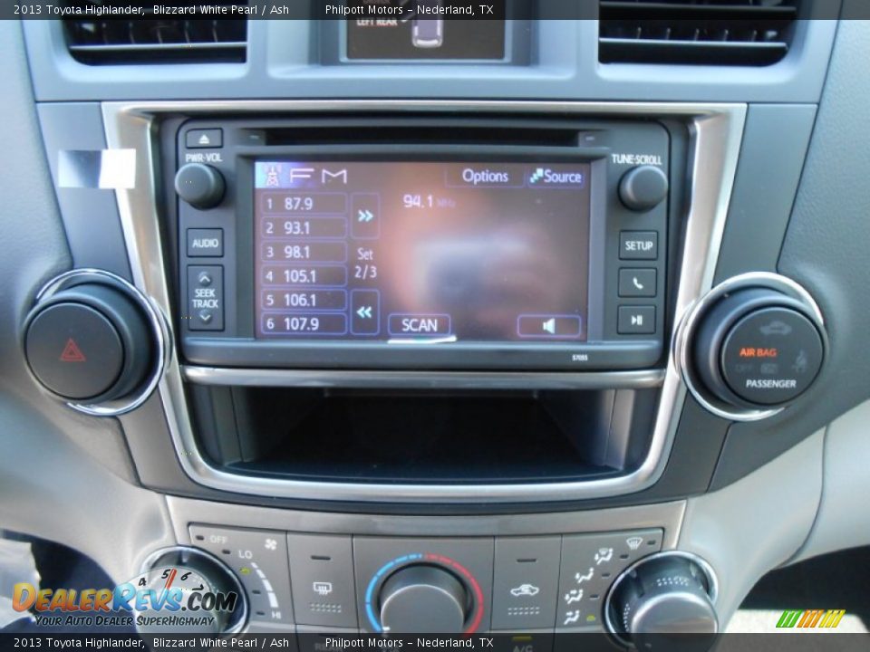 2013 Toyota Highlander Blizzard White Pearl / Ash Photo #27
