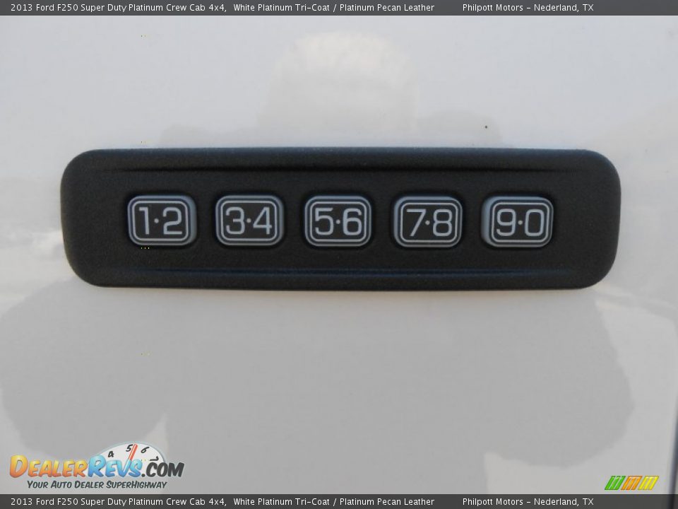 2013 Ford F250 Super Duty Platinum Crew Cab 4x4 White Platinum Tri-Coat / Platinum Pecan Leather Photo #16