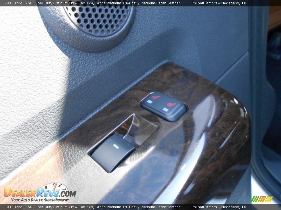 2013 Ford F250 Super Duty Platinum Crew Cab 4x4 White Platinum Tri-Coat / Platinum Pecan Leather Photo #22