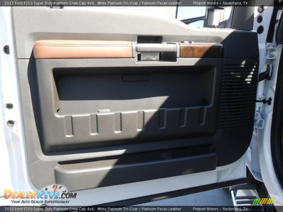 2013 Ford F250 Super Duty Platinum Crew Cab 4x4 White Platinum Tri-Coat / Platinum Pecan Leather Photo #24