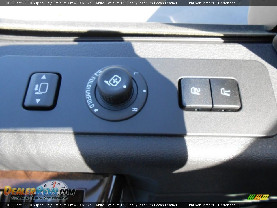Controls of 2013 Ford F250 Super Duty Platinum Crew Cab 4x4 Photo #25