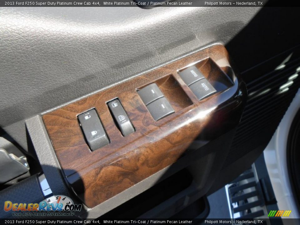 2013 Ford F250 Super Duty Platinum Crew Cab 4x4 White Platinum Tri-Coat / Platinum Pecan Leather Photo #26