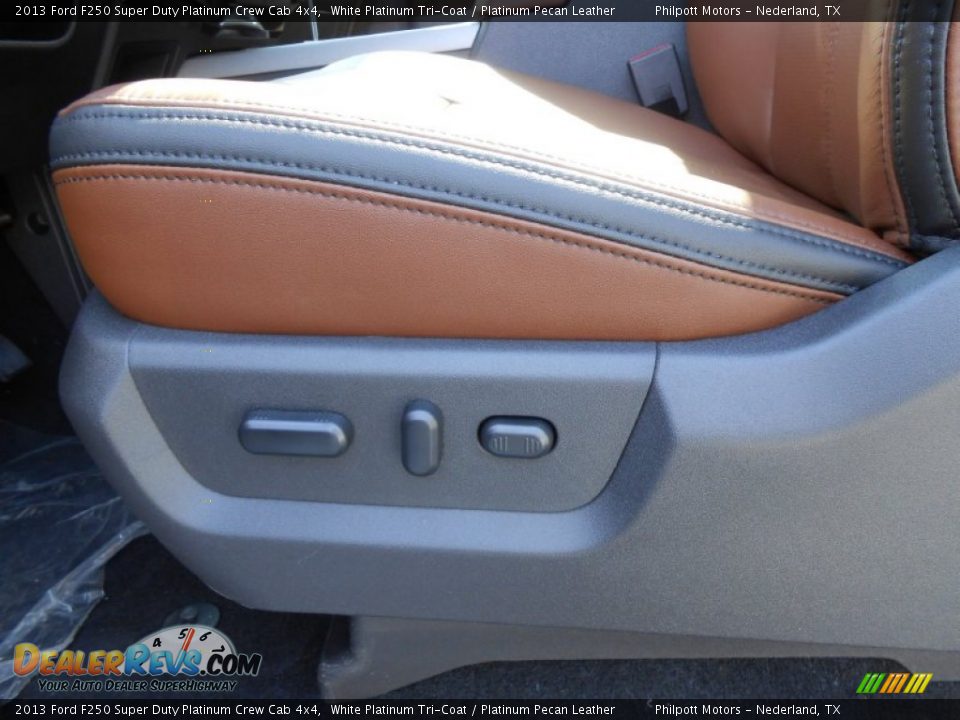 2013 Ford F250 Super Duty Platinum Crew Cab 4x4 White Platinum Tri-Coat / Platinum Pecan Leather Photo #28