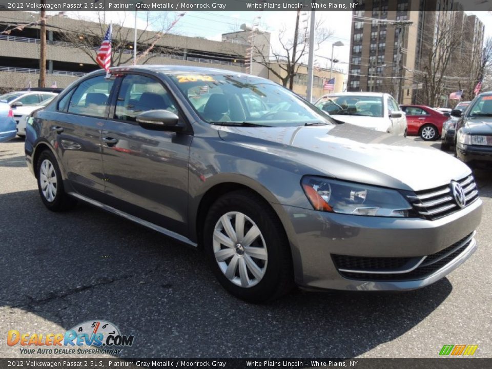 2012 Volkswagen Passat 2.5L S Platinum Gray Metallic / Moonrock Gray Photo #4
