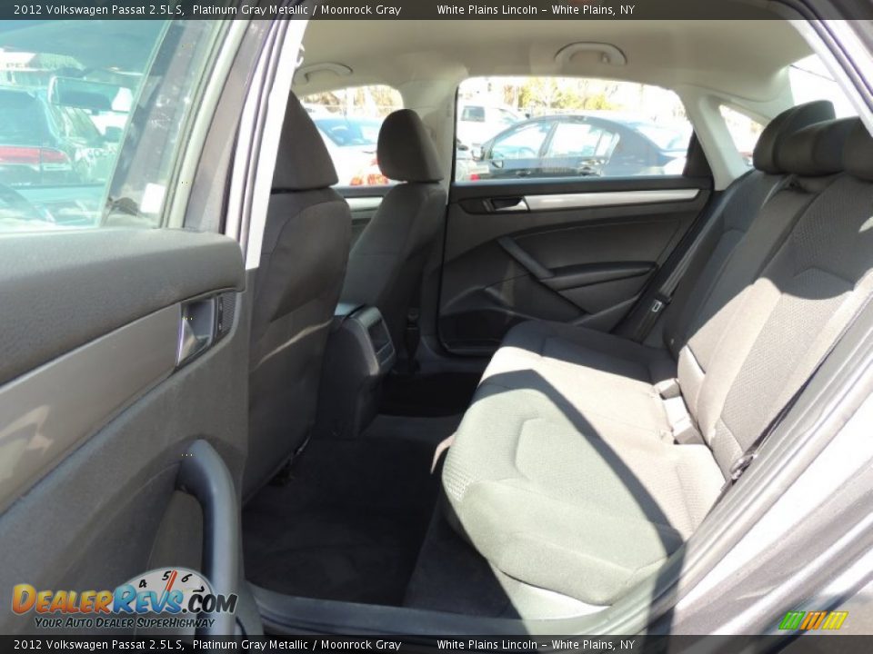 2012 Volkswagen Passat 2.5L S Platinum Gray Metallic / Moonrock Gray Photo #10