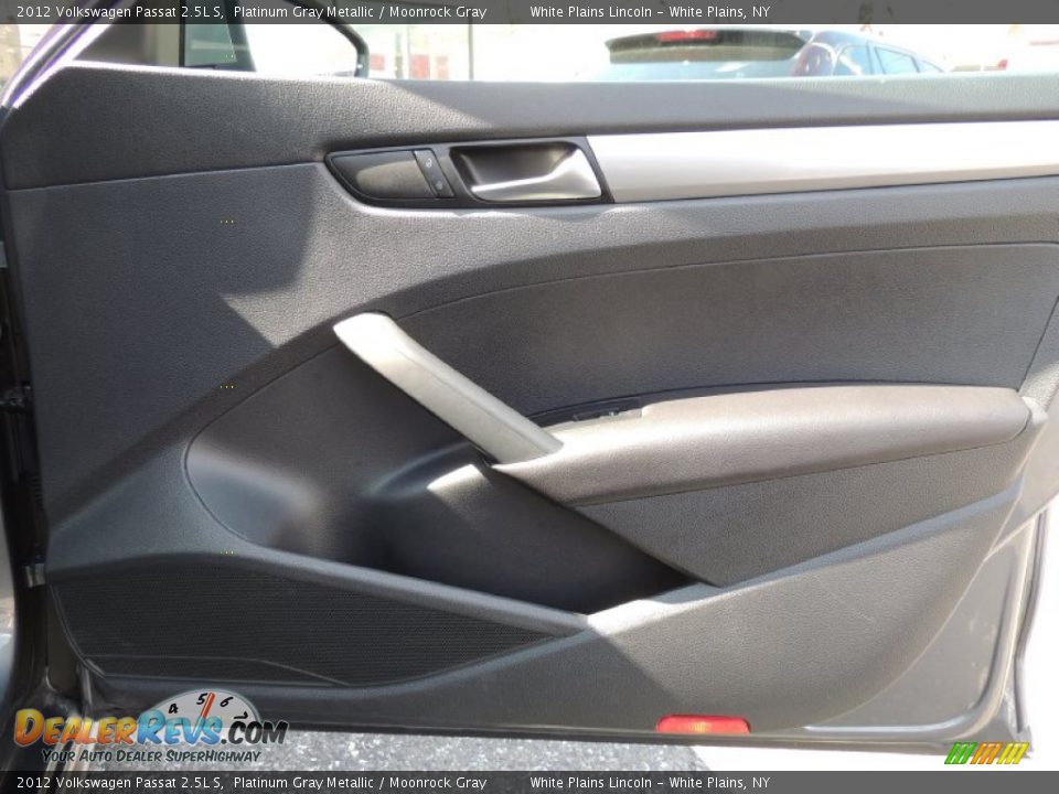 2012 Volkswagen Passat 2.5L S Platinum Gray Metallic / Moonrock Gray Photo #12