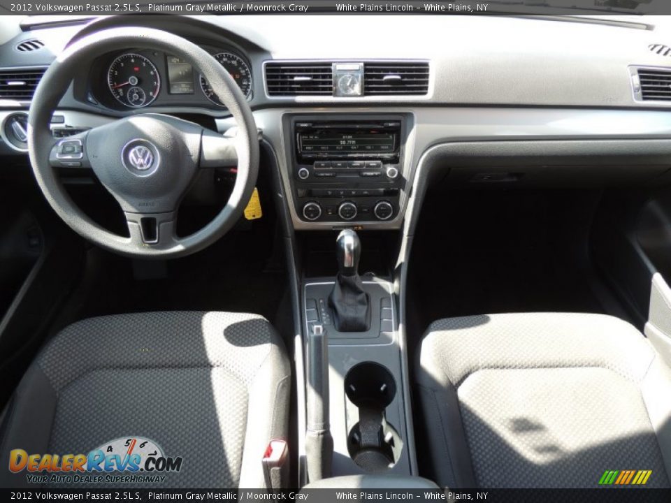 2012 Volkswagen Passat 2.5L S Platinum Gray Metallic / Moonrock Gray Photo #16