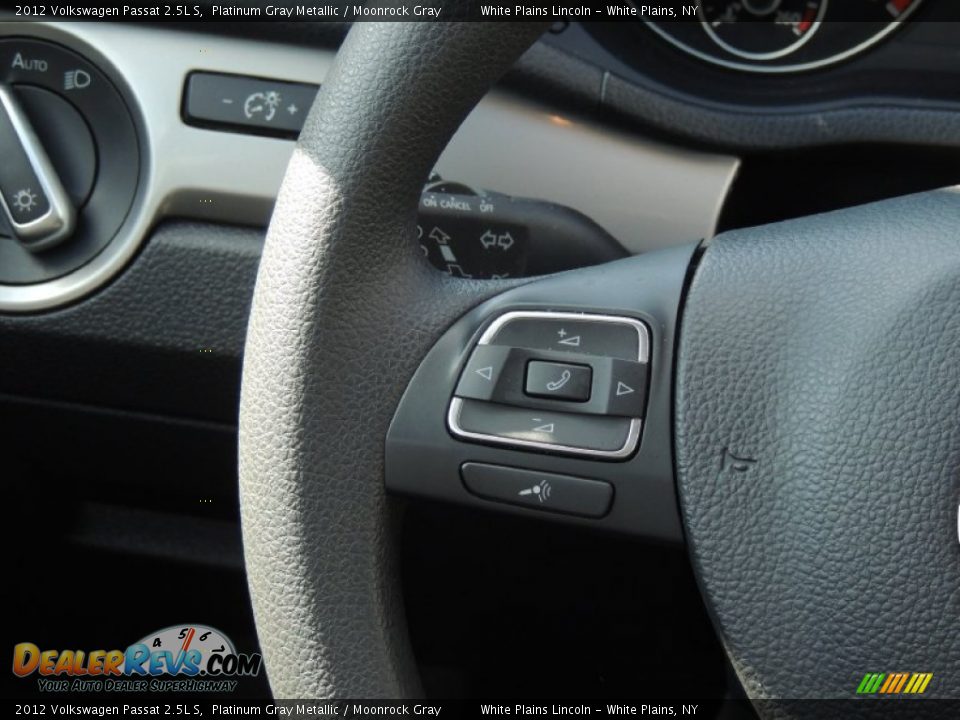 2012 Volkswagen Passat 2.5L S Platinum Gray Metallic / Moonrock Gray Photo #20