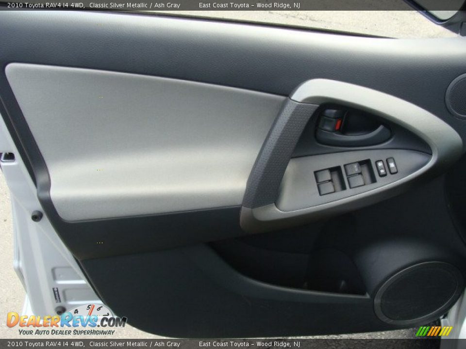 2010 Toyota RAV4 I4 4WD Classic Silver Metallic / Ash Gray Photo #6