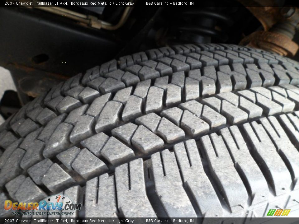 2007 Chevrolet TrailBlazer LT 4x4 Bordeaux Red Metallic / Light Gray Photo #10