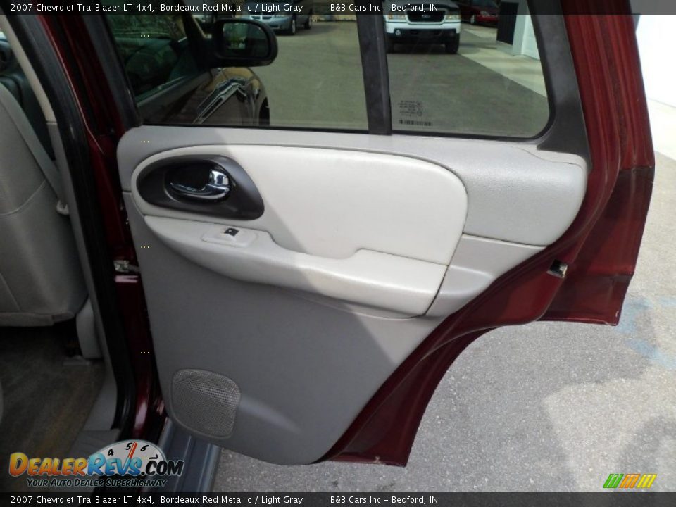 2007 Chevrolet TrailBlazer LT 4x4 Bordeaux Red Metallic / Light Gray Photo #15