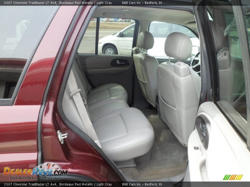 2007 Chevrolet TrailBlazer LT 4x4 Bordeaux Red Metallic / Light Gray Photo #16