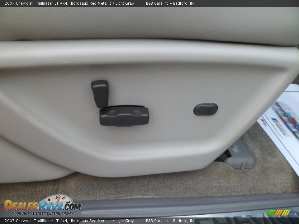 2007 Chevrolet TrailBlazer LT 4x4 Bordeaux Red Metallic / Light Gray Photo #20