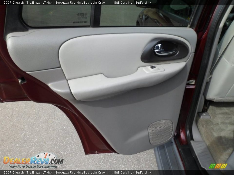 2007 Chevrolet TrailBlazer LT 4x4 Bordeaux Red Metallic / Light Gray Photo #22