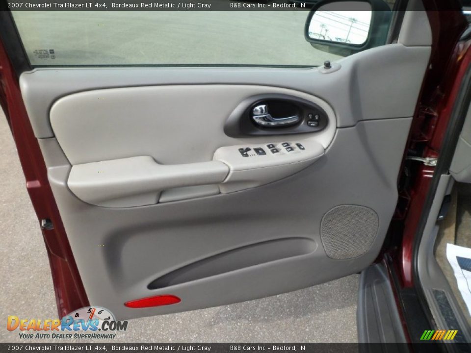 2007 Chevrolet TrailBlazer LT 4x4 Bordeaux Red Metallic / Light Gray Photo #24