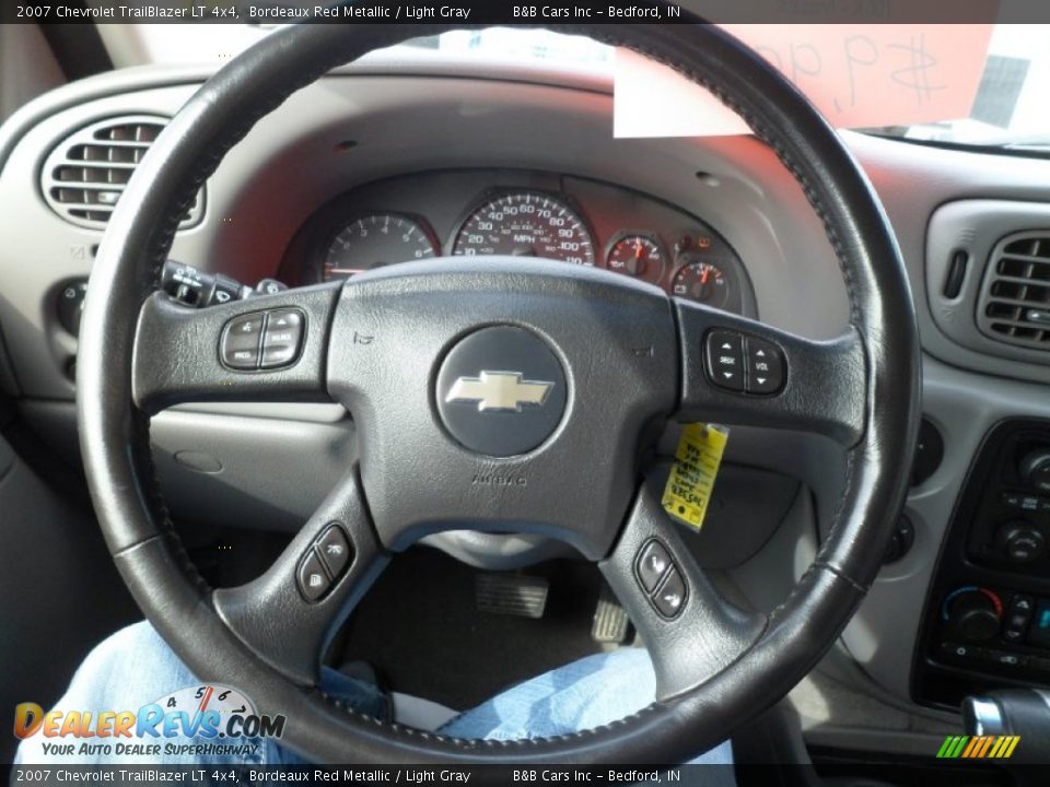 2007 Chevrolet TrailBlazer LT 4x4 Bordeaux Red Metallic / Light Gray Photo #33