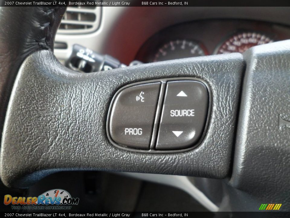 2007 Chevrolet TrailBlazer LT 4x4 Bordeaux Red Metallic / Light Gray Photo #36