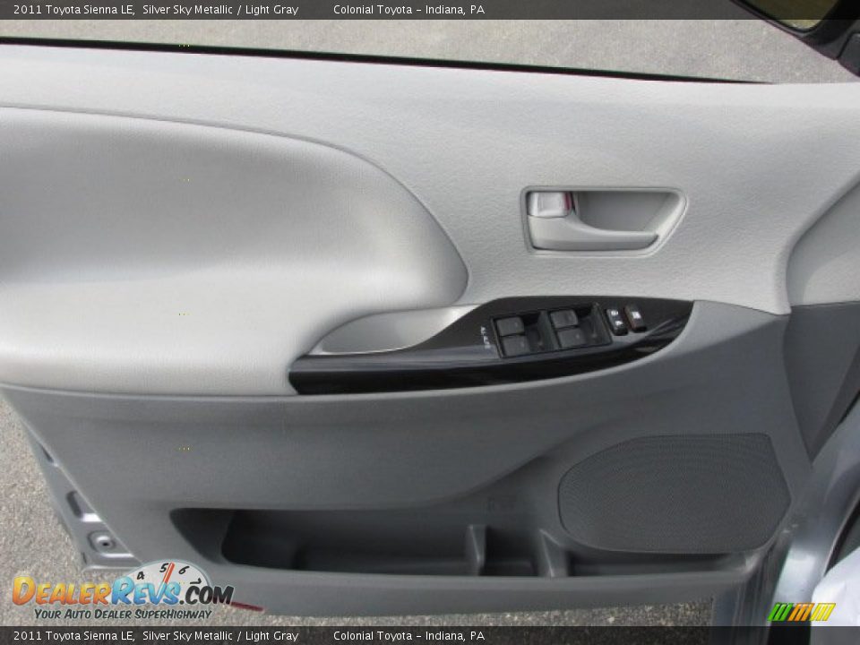 2011 Toyota Sienna LE Silver Sky Metallic / Light Gray Photo #11