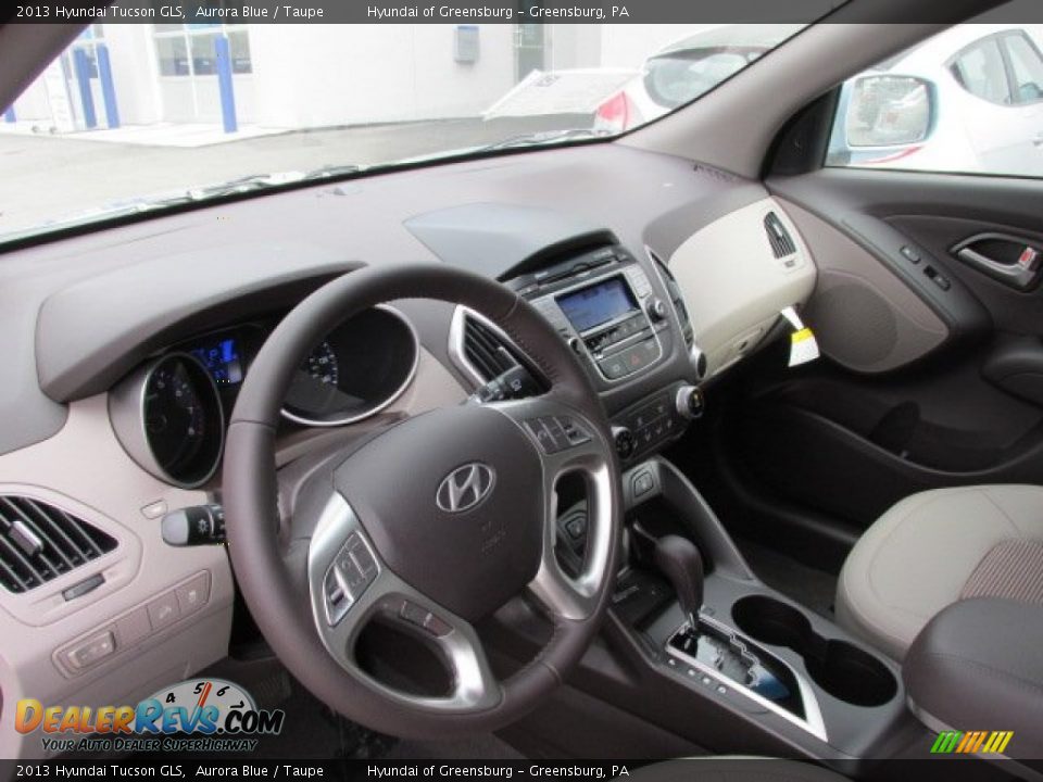 Dashboard of 2013 Hyundai Tucson GLS Photo #7