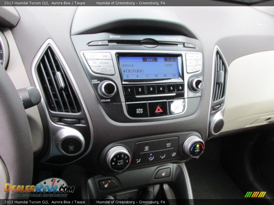Controls of 2013 Hyundai Tucson GLS Photo #8
