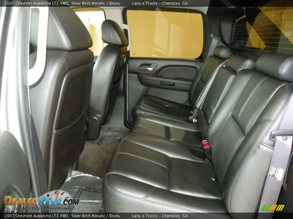 2007 Chevrolet Avalanche LTZ 4WD Silver Birch Metallic / Ebony Photo #10