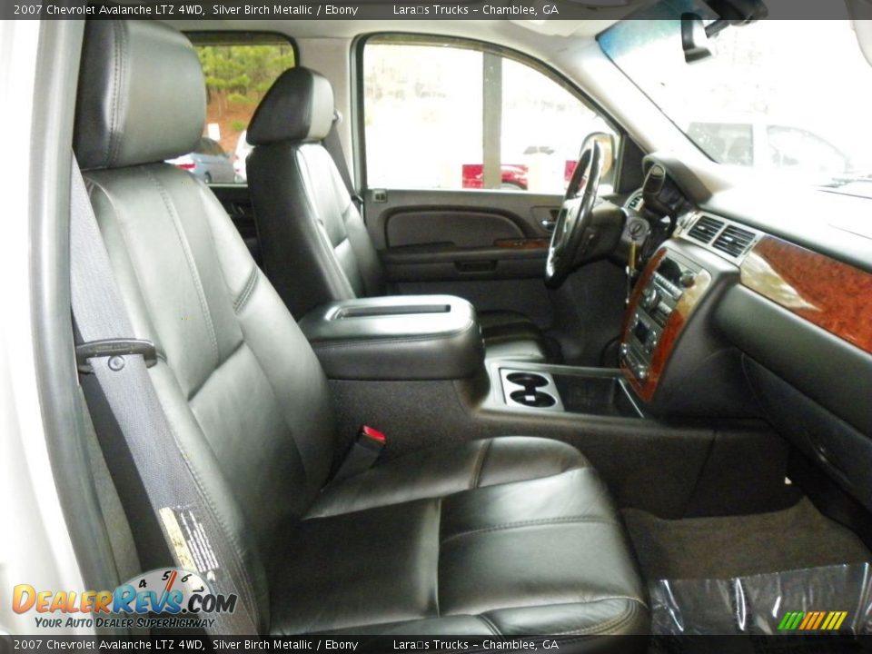 2007 Chevrolet Avalanche LTZ 4WD Silver Birch Metallic / Ebony Photo #11