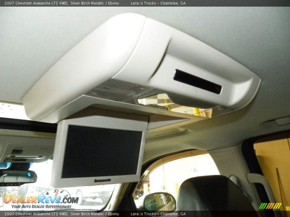 2007 Chevrolet Avalanche LTZ 4WD Silver Birch Metallic / Ebony Photo #14
