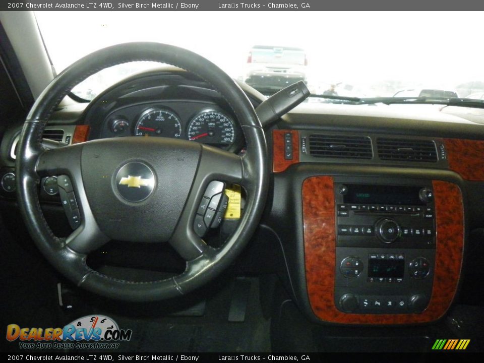 2007 Chevrolet Avalanche LTZ 4WD Silver Birch Metallic / Ebony Photo #15