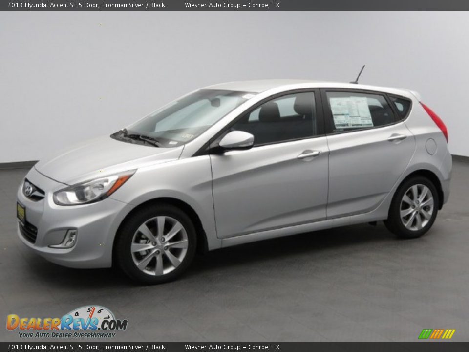 2013 Hyundai Accent SE 5 Door Ironman Silver / Black Photo #1