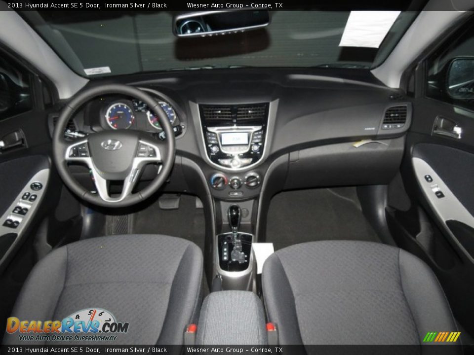 2013 Hyundai Accent SE 5 Door Ironman Silver / Black Photo #7