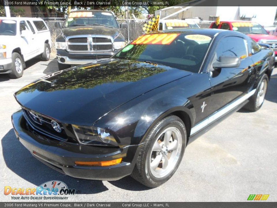 2006 Ford Mustang V6 Premium Coupe Black / Dark Charcoal Photo #3