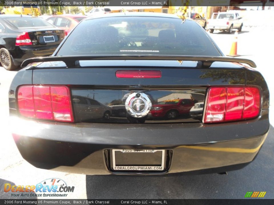 2006 Ford Mustang V6 Premium Coupe Black / Dark Charcoal Photo #6